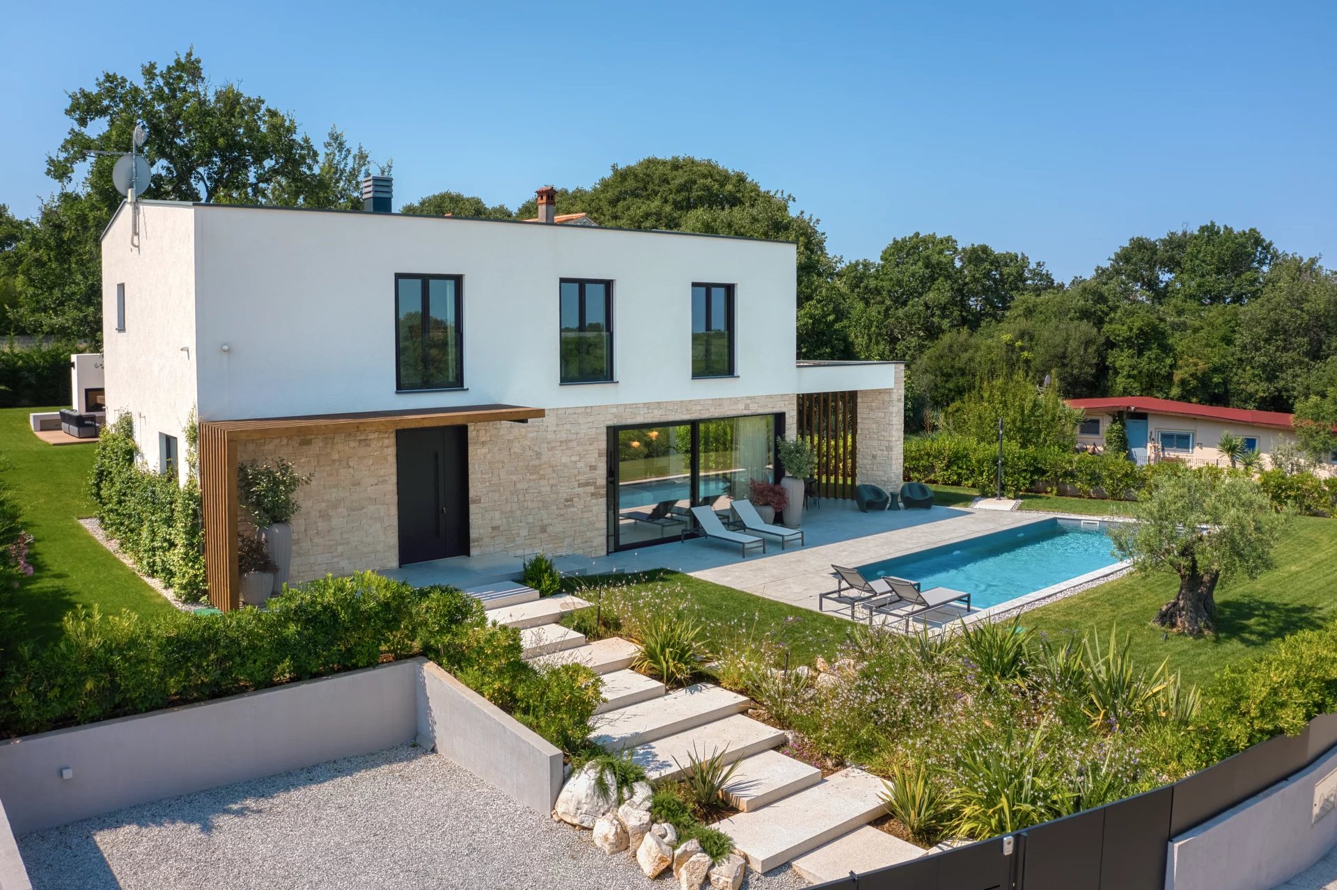 Moderne Villa mit Pool in Poreč