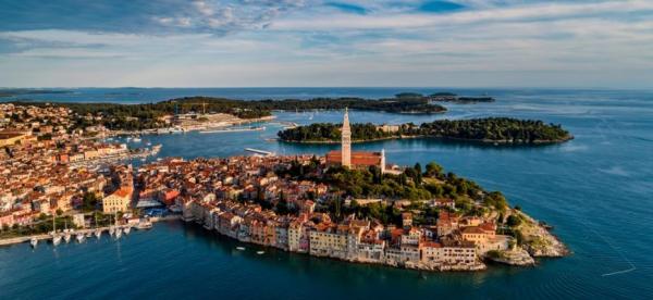 Rovinj z ptačí perspektivy - Remington Real Estate