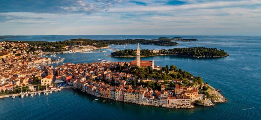 Rovinj z powietrza - Remington Real Estate