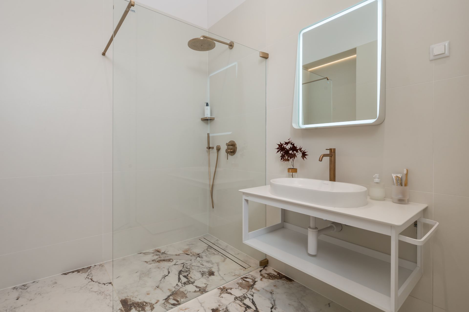 Renovierte historische Wohnung mit elegantem Interieur – Toplage Opatija