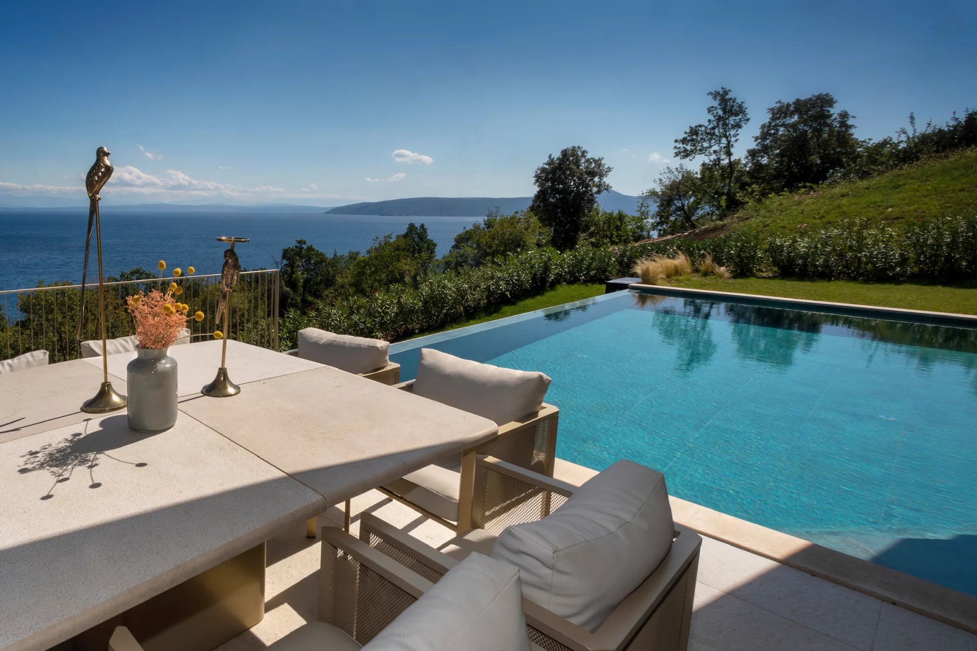 Mediterranean elegance: Villa with pool, wellness area and an unforgettable view