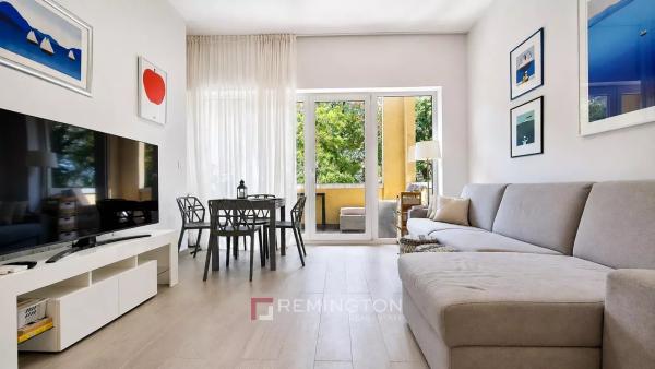 Furnished one-bedroom apartment with terrace and parking in Lovran