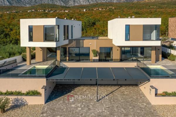 Modern semi-detached house with panoramic sea views and stunning sunsets