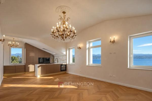 Vollständig renovierte Wohnung in erster Reihe zum Meer im Zentrum von Opatija