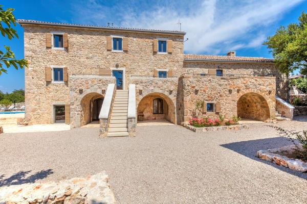 Beautiful stone villa with private pool - Island of Krk