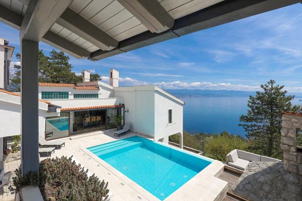 Šarmantna kuća u tradicionalnom stilu s prekrasnim panoramskim pogledom na more - Opatijska rivijera