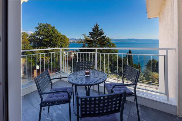 Moderan i potpuno namješten stan s pogledom na more - Opatija