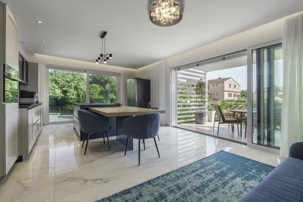 Prekrasan moderan stan u blizini plaže Rovinj