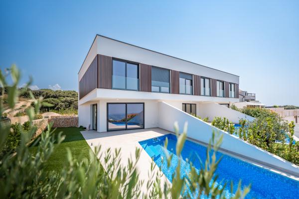 Moderne Maisonette-Wohnungen mit Pool im charmanten Dorf auf der Insel Pag