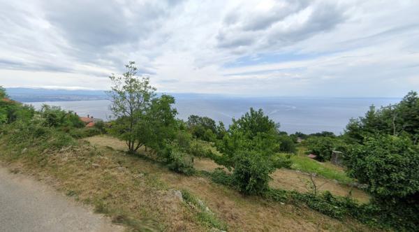 Działka budowlana z niezakłóconym widokiem na morze w pobliżu Lovranu