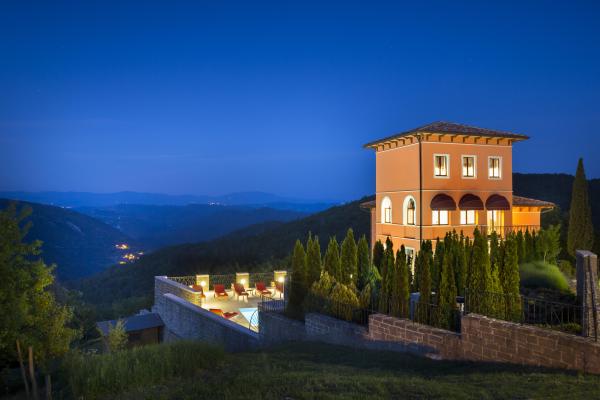 Povijesna palača s prekrasnim pogledom i bazenom - središnja Istra