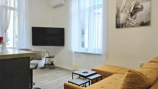 Iznajmljuje se kompletno namješten stan u centru Opatije