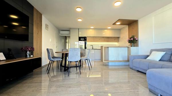 Modern apartment with private pool and sea views, 300 meters from the coast - Malinska, Krk