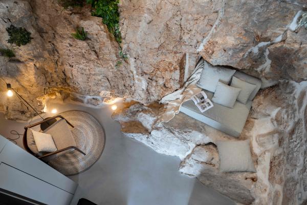 Moderni stan u tradicionalnoj primorskoj kamenoj kući s pogledom na more - otok Brač