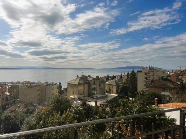 Trosobni stan u povijesnoj vili, 300 m od mora – Opatija