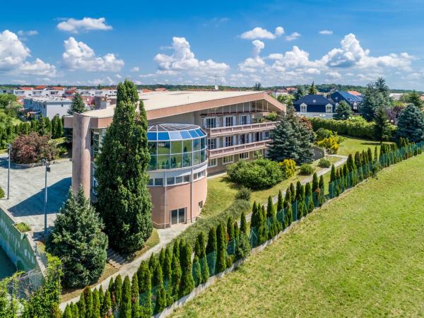 Exkluzivní rezidence s krytým bazénem, tenisovým kurtem a naprostým soukromím – okolí Záhřebu