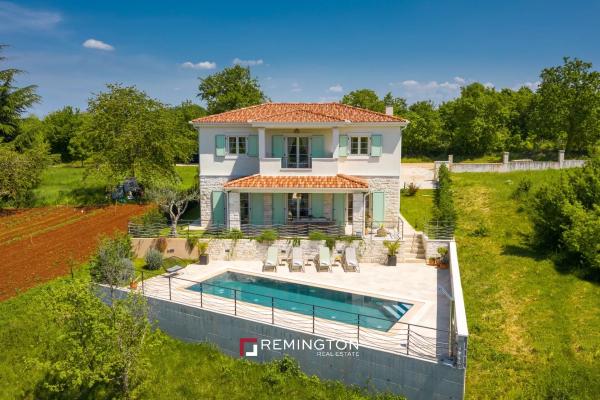 Charmantes Haus mit Pool in ruhiger Lage – Zentrales Istrien