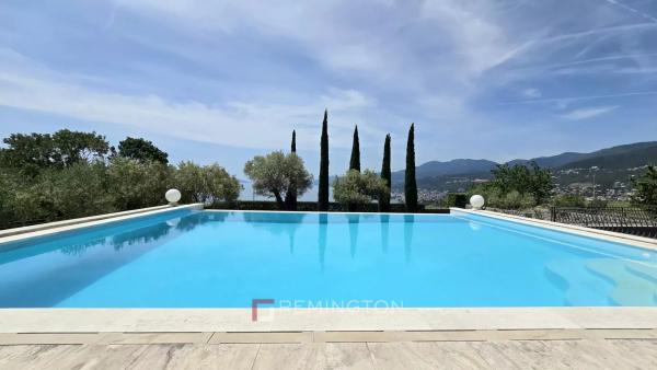 House with pool and panoramic sea view overlooking Opatija, tranquil setting – Rijeka