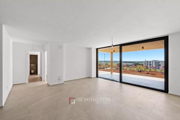 Moderan dvosoban stan u prizemlju s vrtom - Novigrad