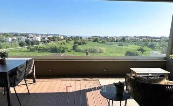 Moderan dvosoban penthouse s kvalitetnom opremom - Novigrad