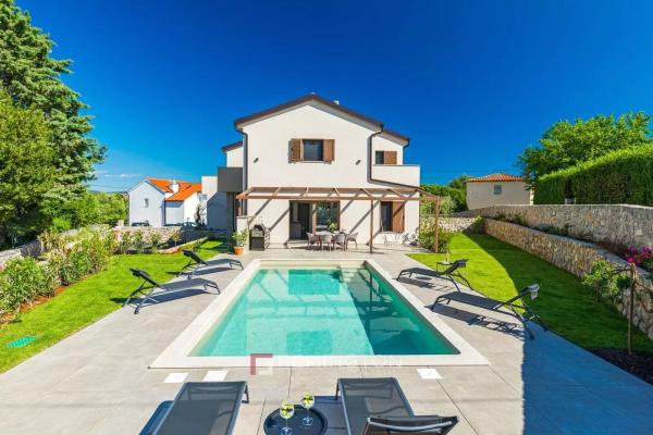 Dvojna kuća s vanjskom kuhinjom, terasom i bazenom na otoku Krku