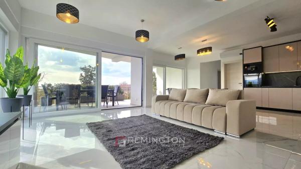 Modern ház medencével és tengerre néző kilátással – Krk