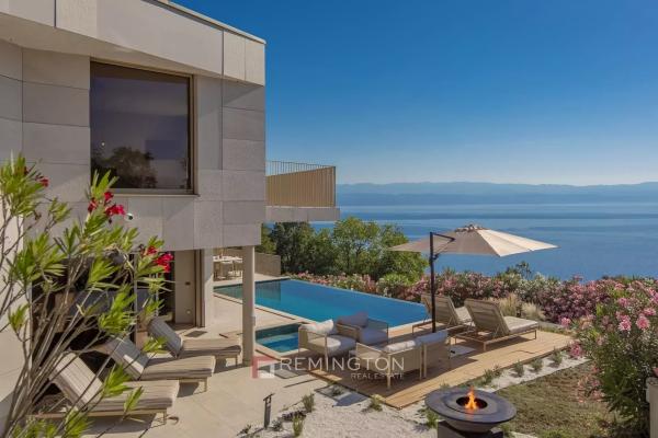 Mediterranean elegance: Villa with pool, wellness area and an unforgettable view