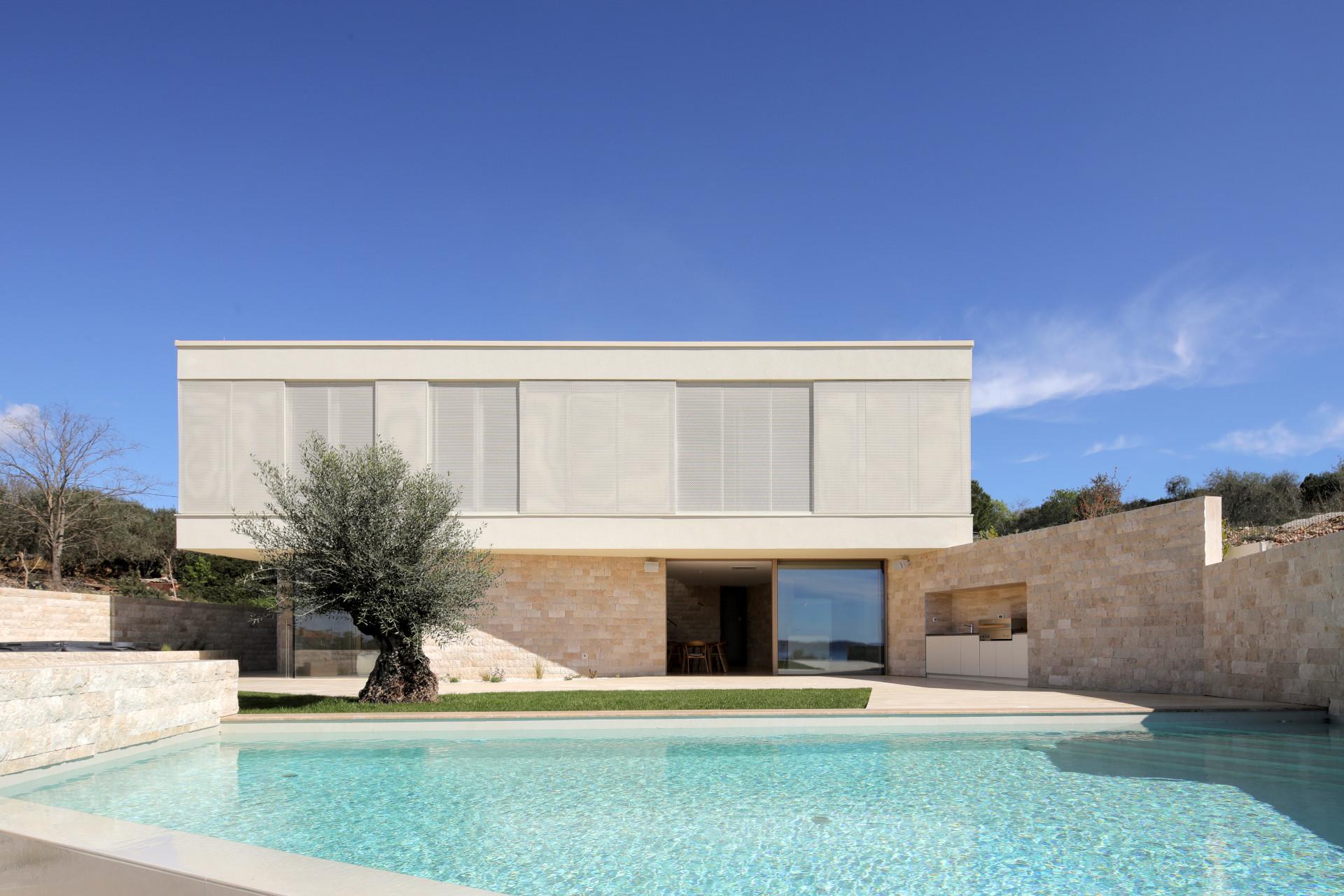 Дом с бассейном - Remington Real Estate