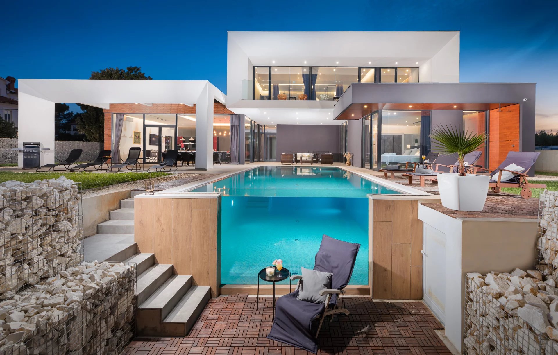 Moderne Villa mit beheiztem Pool - Pula