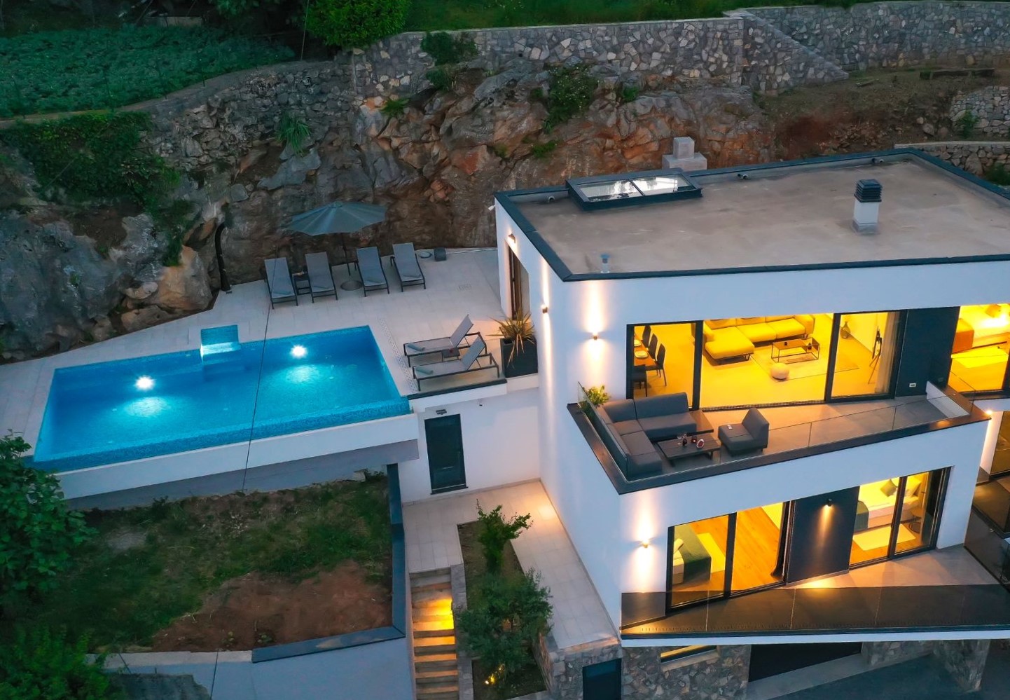Moderne Villa mit Infinity-Pool und Panoramablick – Opatija Riviera